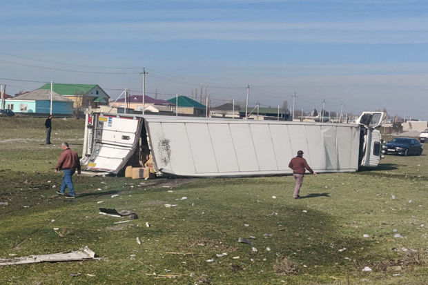 Bakı-Quba yolunda TIR üç maşınla toqquşub: Ölən və xəsarət alanlar var